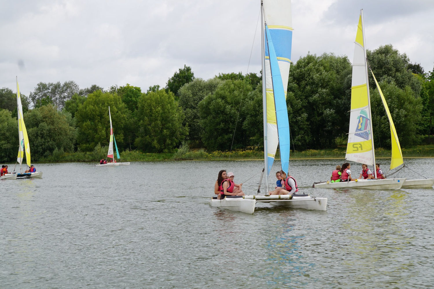 Voile en France, tourisme sportif, sport en vacances