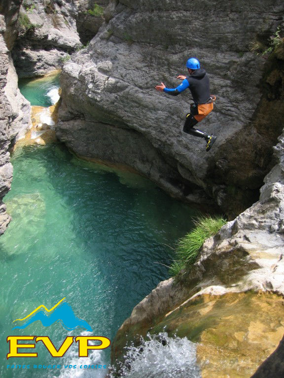 Canyoning en France, tourisme sportif, sport en vacances